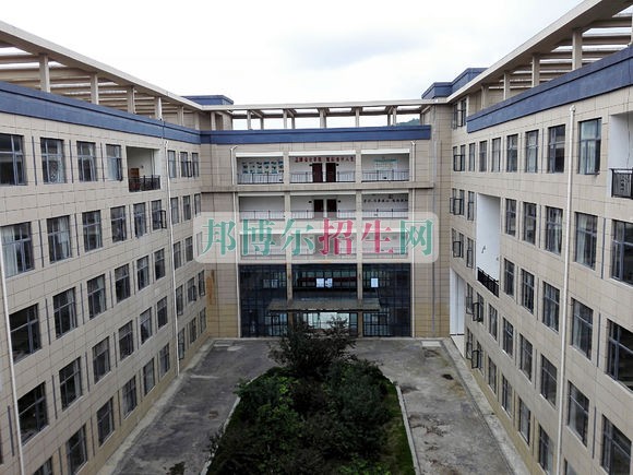 貴州商業(yè)高等?？茖W(xué)校學(xué)費(fèi)