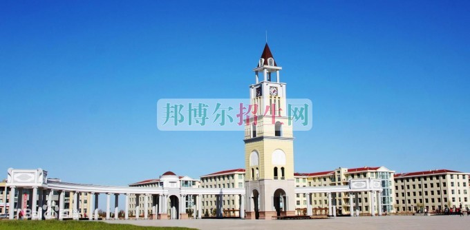 烏蘭察布職業(yè)學(xué)院?？圃盒閹讓? width=