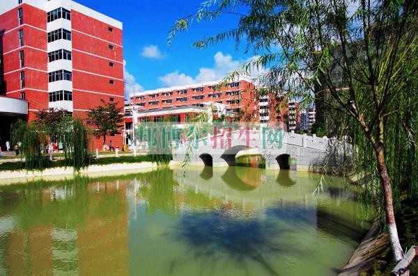 海南工商職業(yè)學(xué)院招生辦聯(lián)系電話(huà)