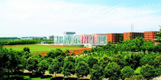 初中畢業(yè)學(xué)計算機(jī)信息管理的學(xué)校