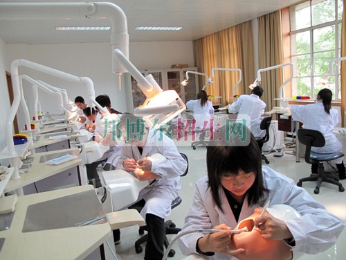中專口腔醫(yī)學可以考大專嗎