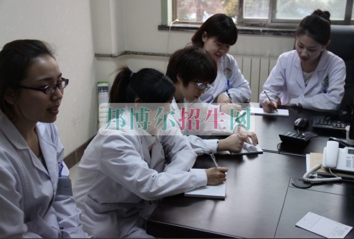 成都護(hù)理學(xué)校報名條件