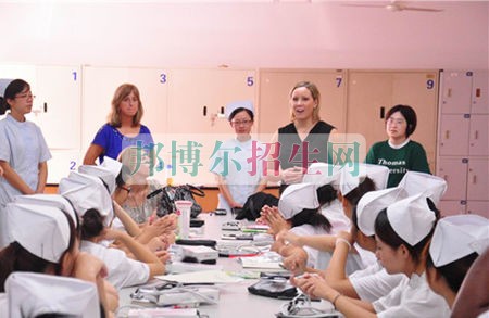 成都哪個學(xué)校有高級護(hù)理
