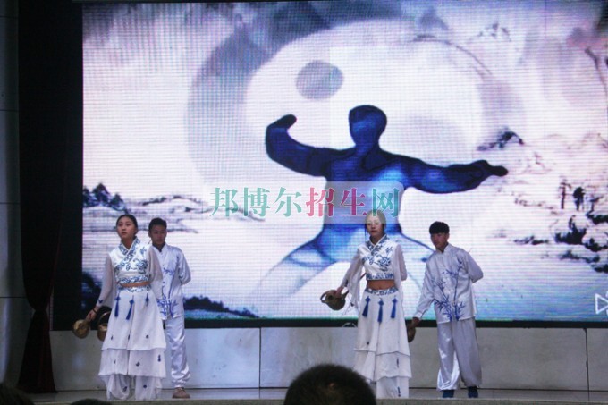 天府新區(qū)成人中等專業(yè)學校“美好新區(qū)，千年廣都”