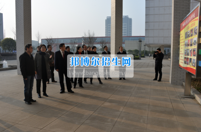 川南幼兒師范高等?？茖W(xué)校迎接隆昌縣創(chuàng)建第四屆省級文明城市測評組考評