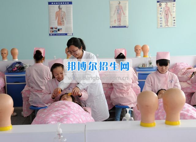 成都內(nèi)理科一專美容技術大專學校