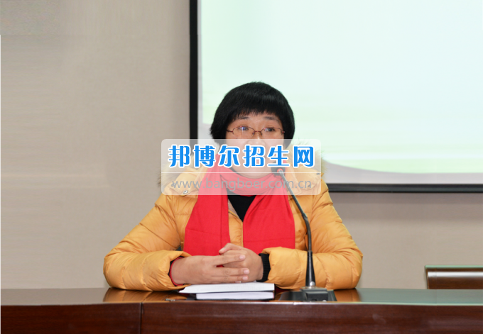 川南幼兒師范高等?？茖W(xué)校召開(kāi)輔導(dǎo)員班主任工作例會(huì)加強(qiáng)和改進(jìn)學(xué)生思想政治工作