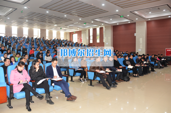川南幼兒師范高等?？茖W校作“互聯(lián)網(wǎng)+教育”專題報告
