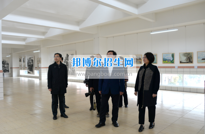 川南幼兒師范高等?？茖W校作“互聯(lián)網(wǎng)+教育”專題報告