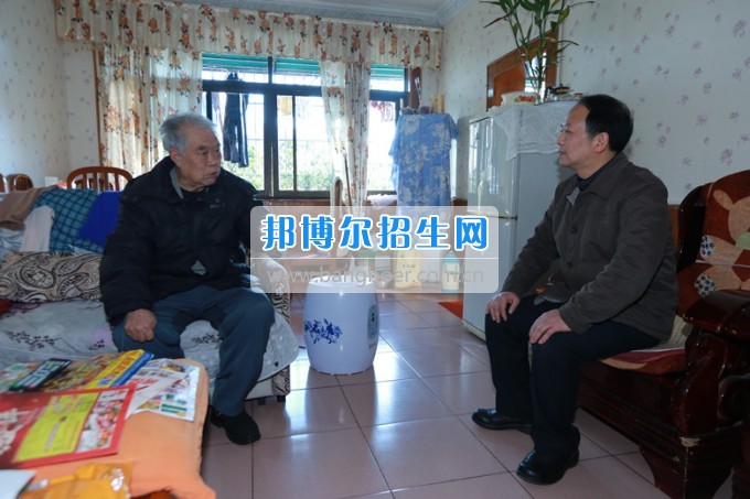 川北幼兒師范高等?？茖W校黨委書記張斌走訪慰問學校離退休老同志