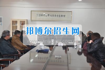 四川省什邡市職業(yè)中專學(xué)校迎接德陽市、什邡市教育局開學(xué)工作檢查