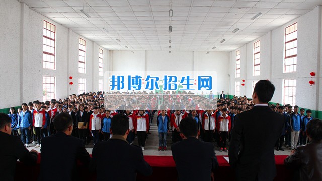 馨知心集團(tuán)、云南動(dòng)高鐵普鐵公司、上海大眾等多家單位在我校舉辦招聘會(huì)