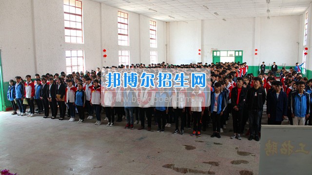 馨知心集團(tuán)、云南動(dòng)高鐵普鐵公司、上海大眾等多家單位在我校舉辦招聘會(huì)