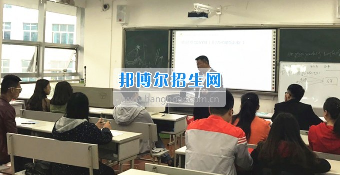 貴州職業(yè)技術(shù)學(xué)院中專(zhuān)部2017年首期SYB創(chuàng)業(yè)培訓(xùn)順利開(kāi)班
