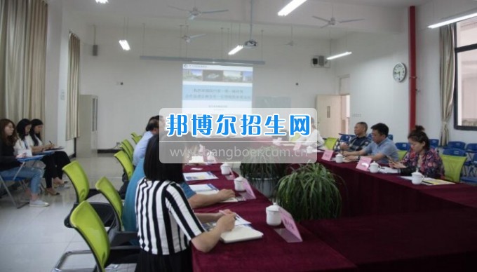 四川省一帶一路促進(jìn)會(huì)會(huì)長(zhǎng)林忠清一行來四川省經(jīng)濟(jì)管理學(xué)校參觀考察，共同商建“一帶一路國(guó)際職業(yè)教育中心”