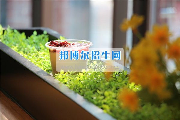 成都希望航空職業(yè)學校美味冷飲大曝光！據(jù)說，正數(shù)第三的是同學們最喜愛的冷飲！