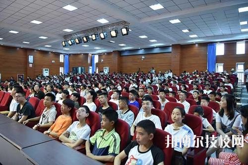 成都溫江區(qū)燎原職業(yè)技術(shù)學(xué)校2020年報(bào)名條件、招生要求、招生對(duì)象