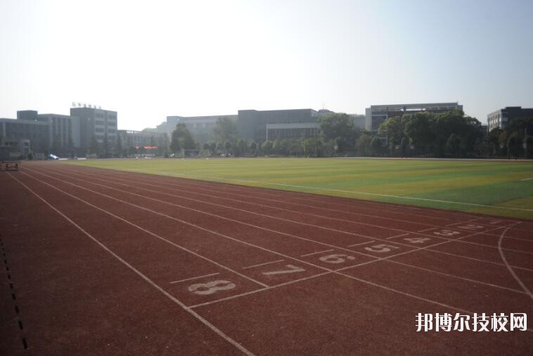 重慶九龍坡職業(yè)教育中心2020年報(bào)名條件、招生要求、招生對(duì)象