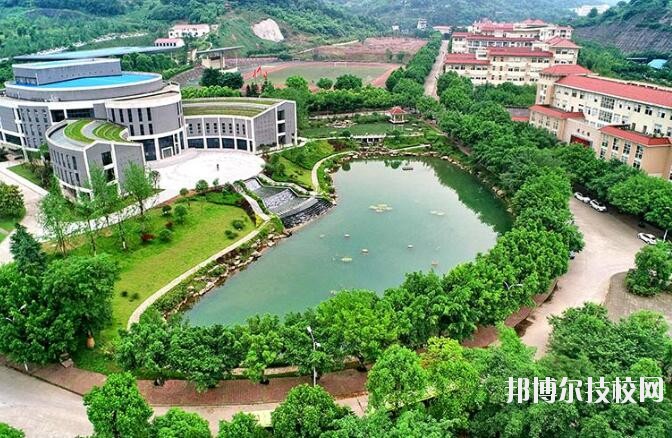 重慶女子職業(yè)高級(jí)中學(xué)2020年報(bào)名條件、招生要求、招生對(duì)象