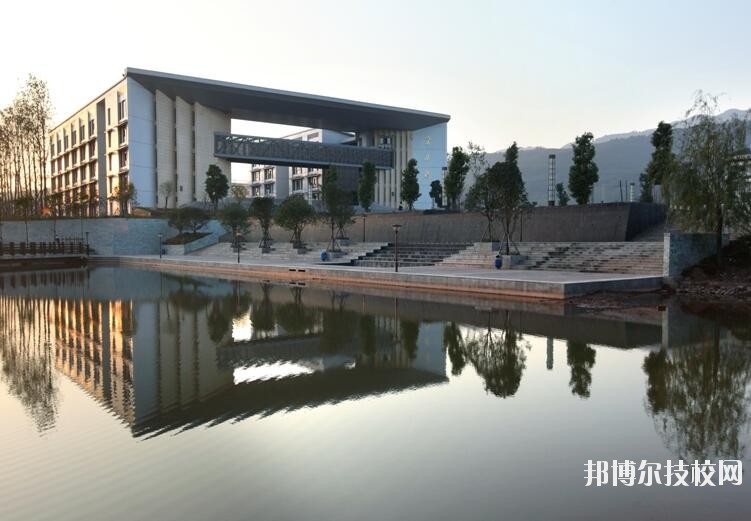 重慶農(nóng)業(yè)機(jī)械化學(xué)校怎么樣、好不好