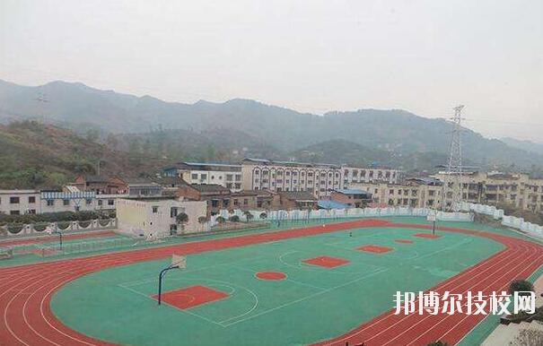 重慶統(tǒng)景職業(yè)中學2020年報名條件、招生要求、招生對象
