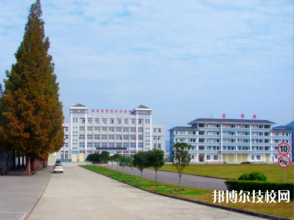 石泉縣職業(yè)教育中心2020年報名條件、招生要求、招生對象