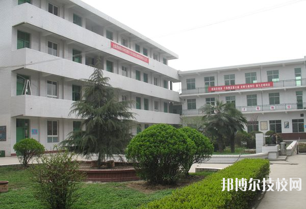 西安雁塔區(qū)職業(yè)高級(jí)中學(xué)2020年招生辦聯(lián)系電話(huà)
