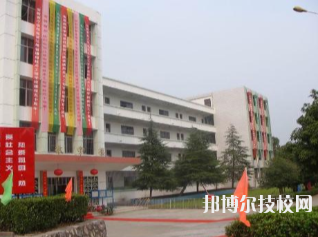 江西通用技術(shù)工程學(xué)校2020年報(bào)名條件、招生要求、招生對(duì)象