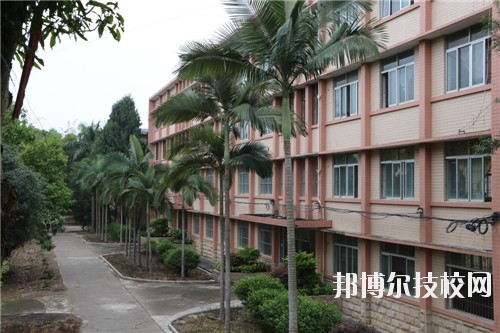 南寧工貿(mào)職業(yè)技術(shù)學(xué)校怎么樣、好不好