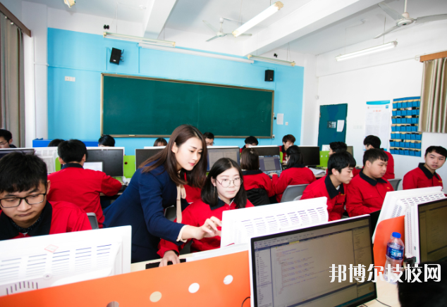 江西機(jī)械高級技工學(xué)校2020年學(xué)費(fèi)、收費(fèi)多少