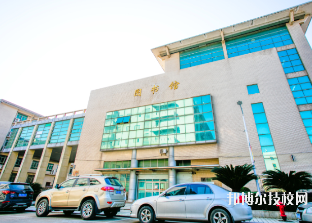 江西機(jī)械高級(jí)技工學(xué)校2020年報(bào)名條件、招生要求、招生對(duì)象