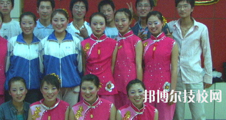 平?jīng)鲂畔⒐こ虒W(xué)校2020年學(xué)費(fèi)、收費(fèi)多少