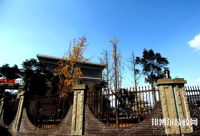 重慶財政學(xué)校2020年報名條件、招生要求、招生對象
