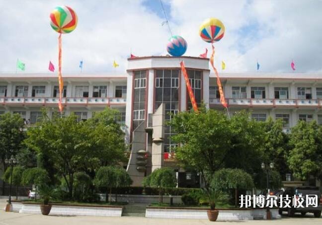 畢節(jié)財貿(mào)學(xué)校2020年報名條件、招生要求、招生對象