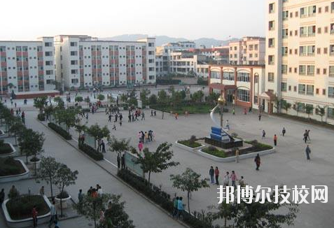 重慶企業(yè)管理學(xué)校2020年報(bào)名條件、招生要求、招生對象