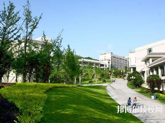 重慶第二交通技工學(xué)校2020年報名條件、招生要求、招生對象
