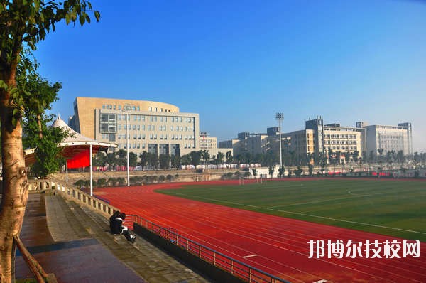 廣州從化高級技工學(xué)校2020年報名條件、招生要求、招生對象