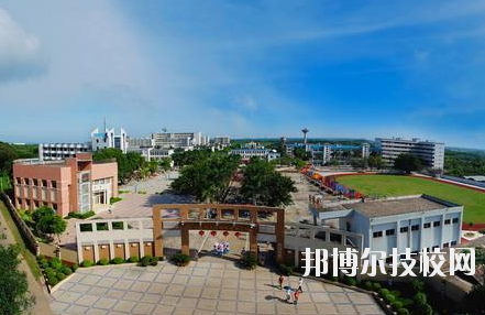重慶青山工業(yè)技工學(xué)校2020年報(bào)名條件、招生要求、招生對(duì)象
