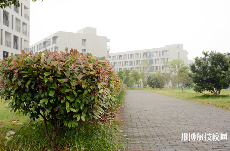 江蘇丹陽中等專業(yè)學校2020年報名條件、招生要求、招生對象