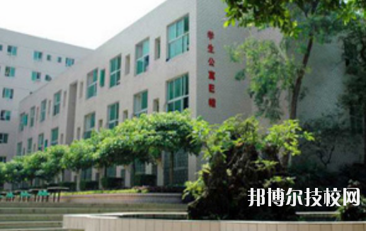 重慶機(jī)械技師學(xué)院2020年報(bào)名條件、招生要求、招生對象
