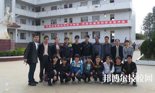 威寧職業(yè)技術(shù)高級(jí)中學(xué)2020年招生辦聯(lián)系電話(huà)