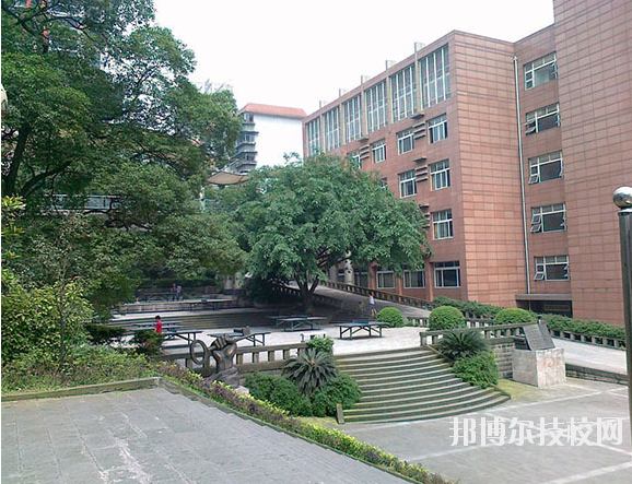 重慶醫(yī)科學(xué)校怎么樣、好不好
