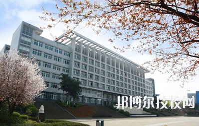 重慶三峽衛(wèi)生學(xué)校2020年報(bào)名條件、招生要求、招生對(duì)象