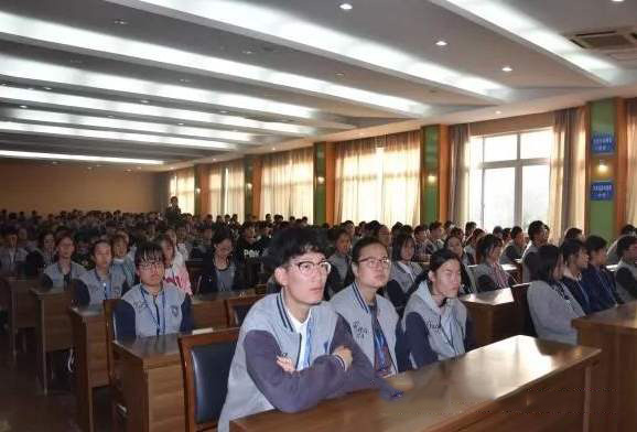 江陰華姿中等專業(yè)學(xué)校2020年報(bào)名條件、招生要求、招生對(duì)象