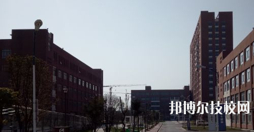 貴航高級(jí)技工學(xué)校2020年招生辦聯(lián)系電話(huà)