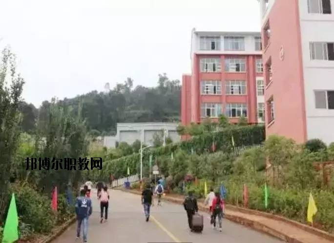 祿勸職業(yè)高級中學(xué)怎么樣、好不好