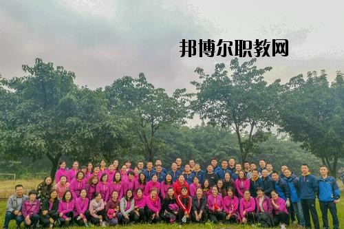 都勻工商管理學(xué)校2020年報(bào)名條件、招生要求、招生對象