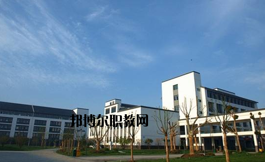 蘇州吳中技工學(xué)校2020年報(bào)名條件、招生要求、招生對(duì)象