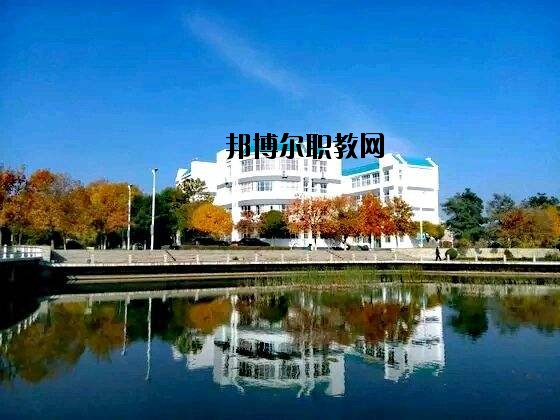 利川民族中等職業(yè)技術學校2020年報名條件、招生要求、招生對象