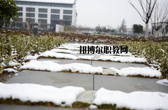 江蘇高港中等專業(yè)學(xué)校2020年報名條件、招生要求、招生對象
